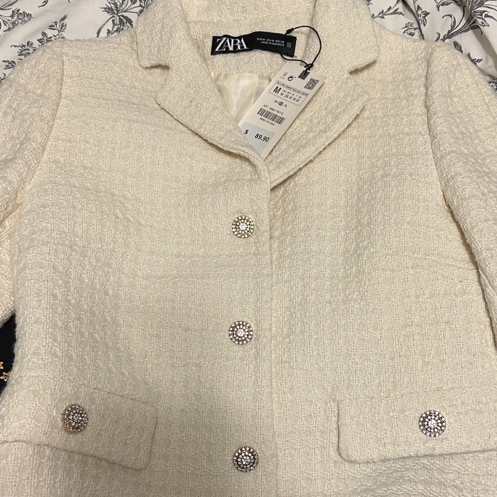 Blazer - Picture 7 of 7